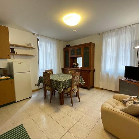 Cozy Apartment With Private Parking On Domaso'S Lakeside - Larihome A09 Exteriör bild
